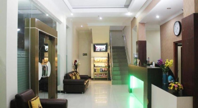 Malioboro Garden Hotel Yogyakarta Exterior foto